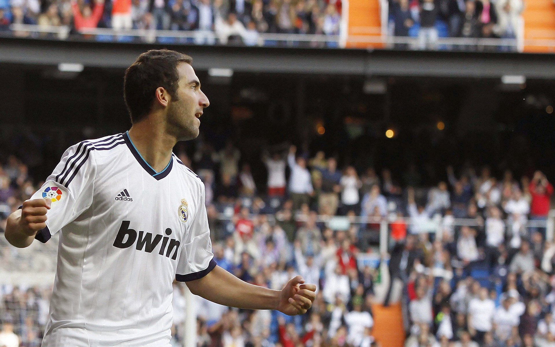 乐动体育官直播 -维尼修斯刷新里程碑，拜仁慕尼黑常规赛力克上海海港，晋级概率达90％